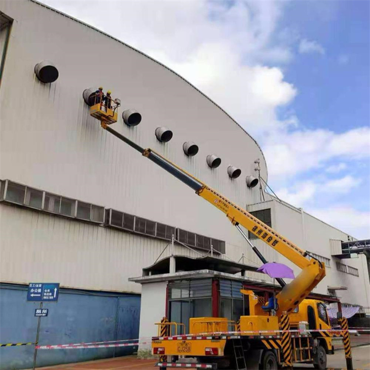 南川高空作业车出租服务：专业广告牌安装解决方案